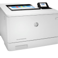 HP Color LaserJet Managed E45028dn imprimiendo documentos a color de alta calidad