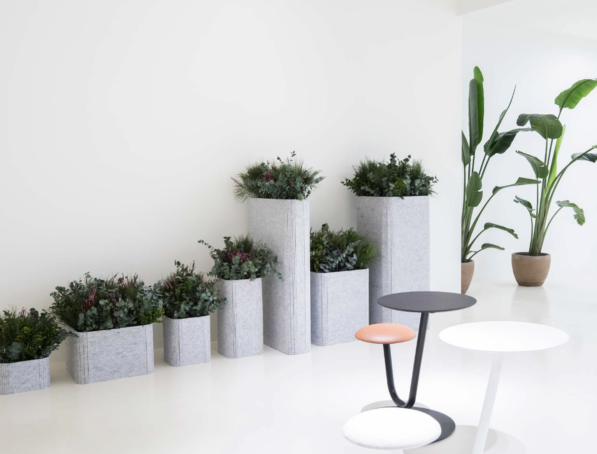 OTOgreen Wall Un jardín vertical acústico para interiores que purifica visualmente el entorno. Ideal para salas de reuniones, recepciones, zonas de relax y espacios wellness.