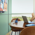 hp poly studio v12 en sala de reuniones en santander